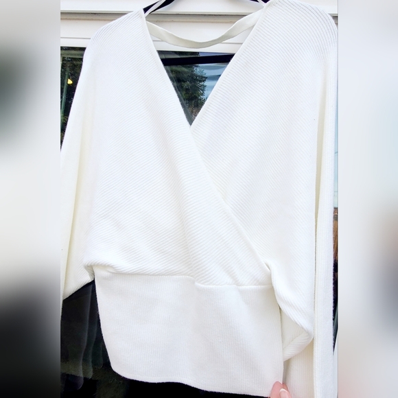 Love Tree Criss-Cross Cozy Soft White Knit Sweater Long Sleeve V-Neck - Size XL - Picture 7 of 13